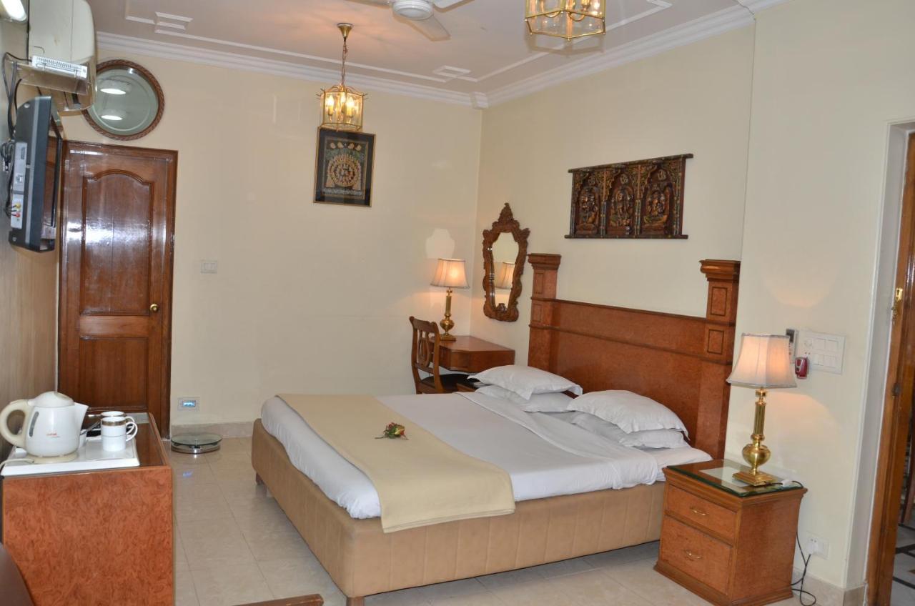 Bajaj Indian Home Stay New Delhi Exterior photo