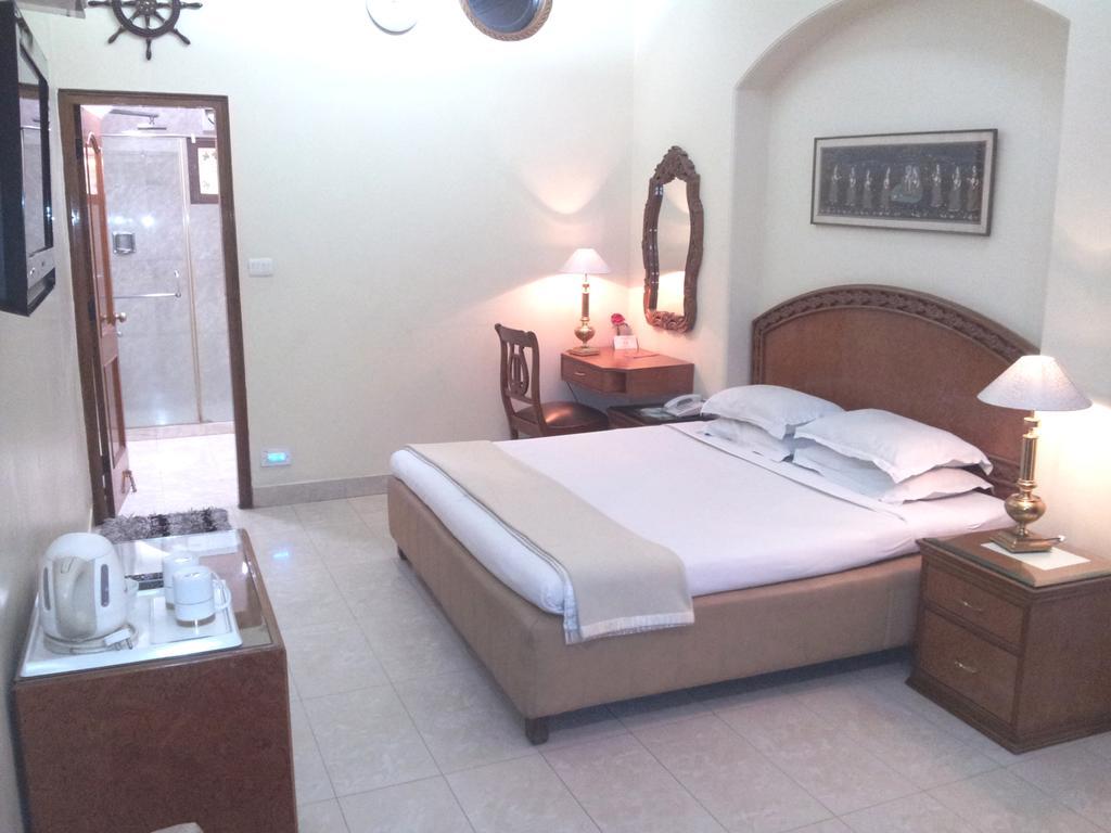 Bajaj Indian Home Stay New Delhi Room photo