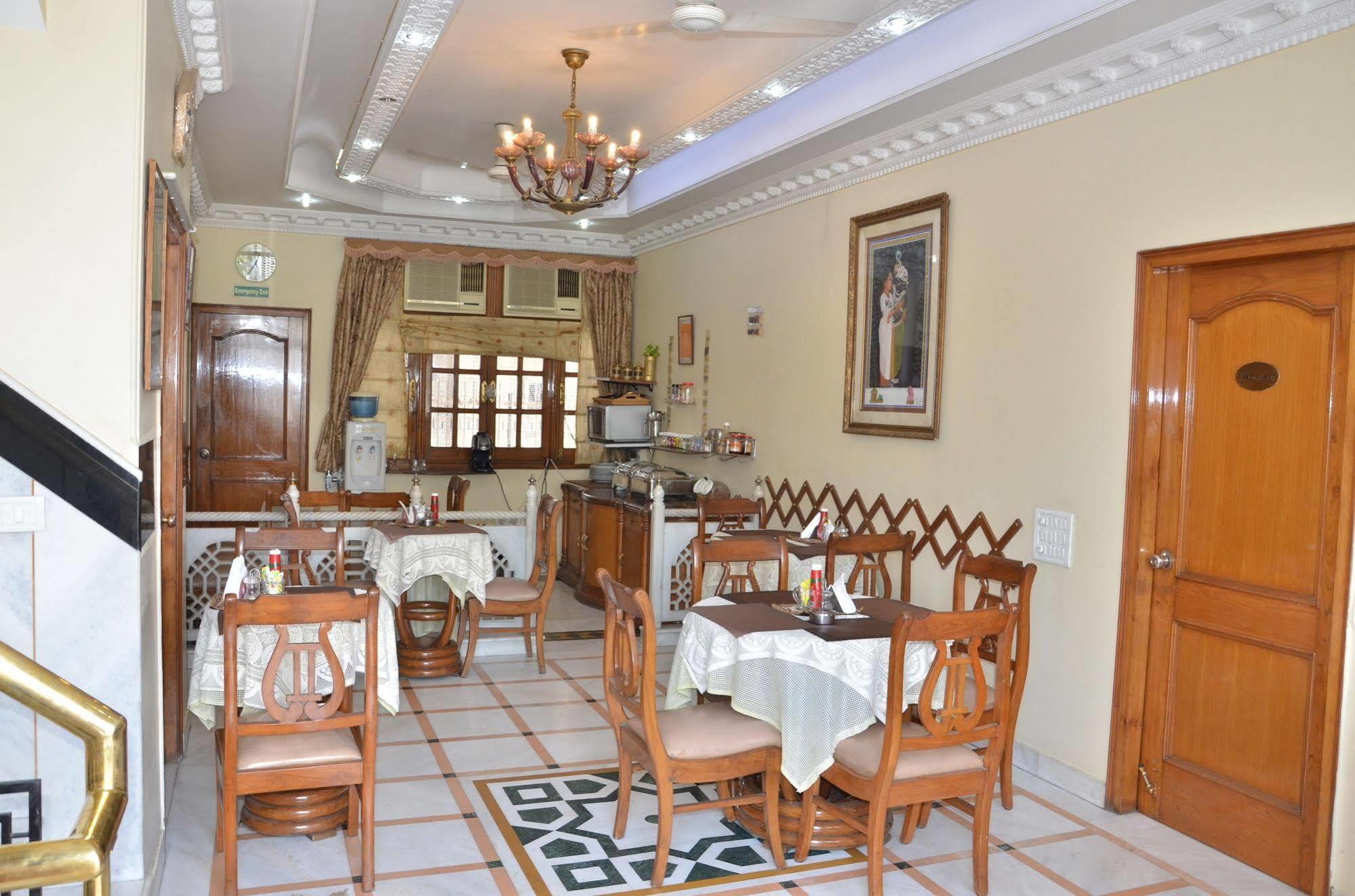 Bajaj Indian Home Stay New Delhi Exterior photo